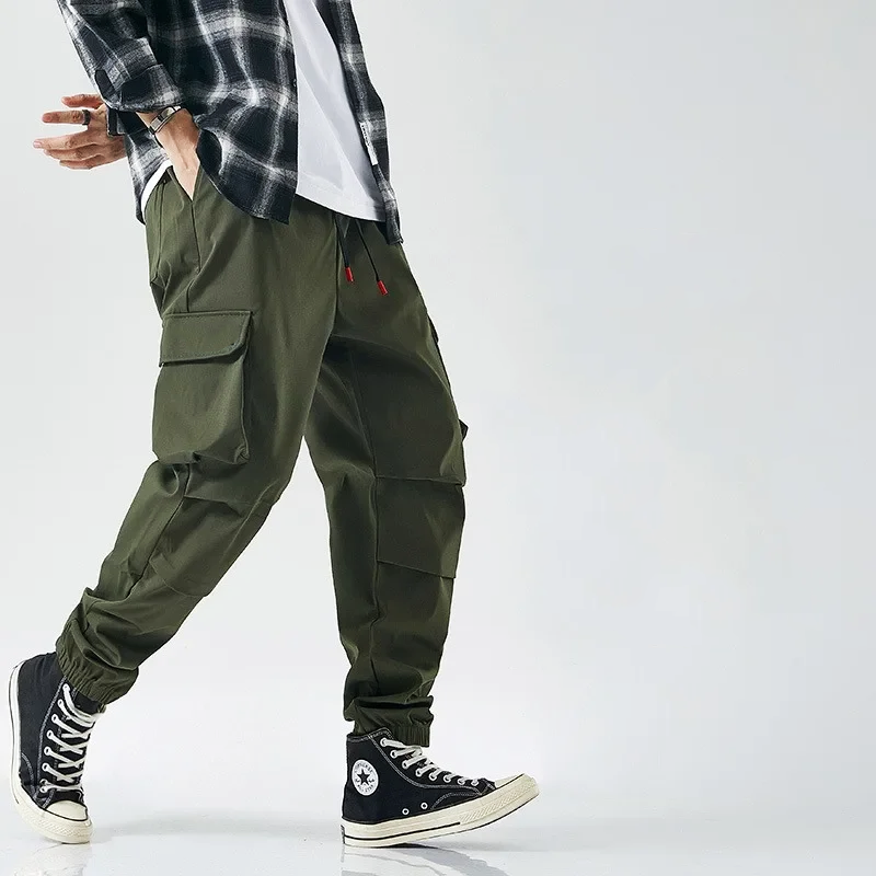 Relaxed Plus-Size Cargo Sweatpants